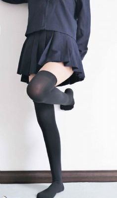 欧美西装男图微博_手机在线免费观看